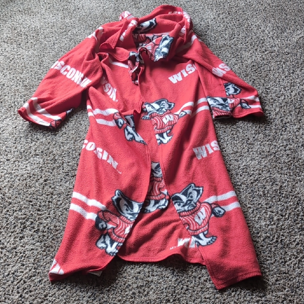 Red Wisconsin Badgers Fleece Robe